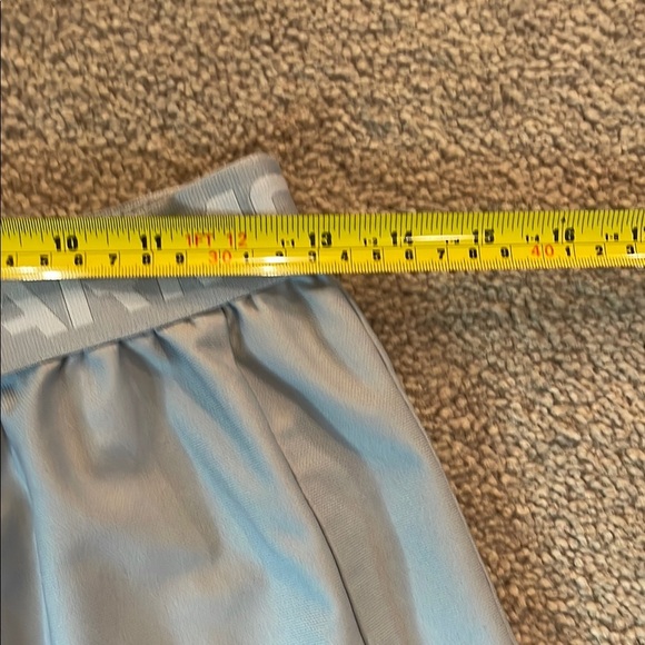 Under Armour Shorts Womens M UA Play Up Knit 5 Inch Training Mod Grey - Picture 8 of 11